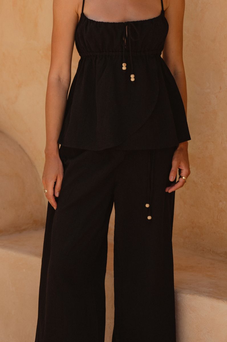 Layla Linen Top black