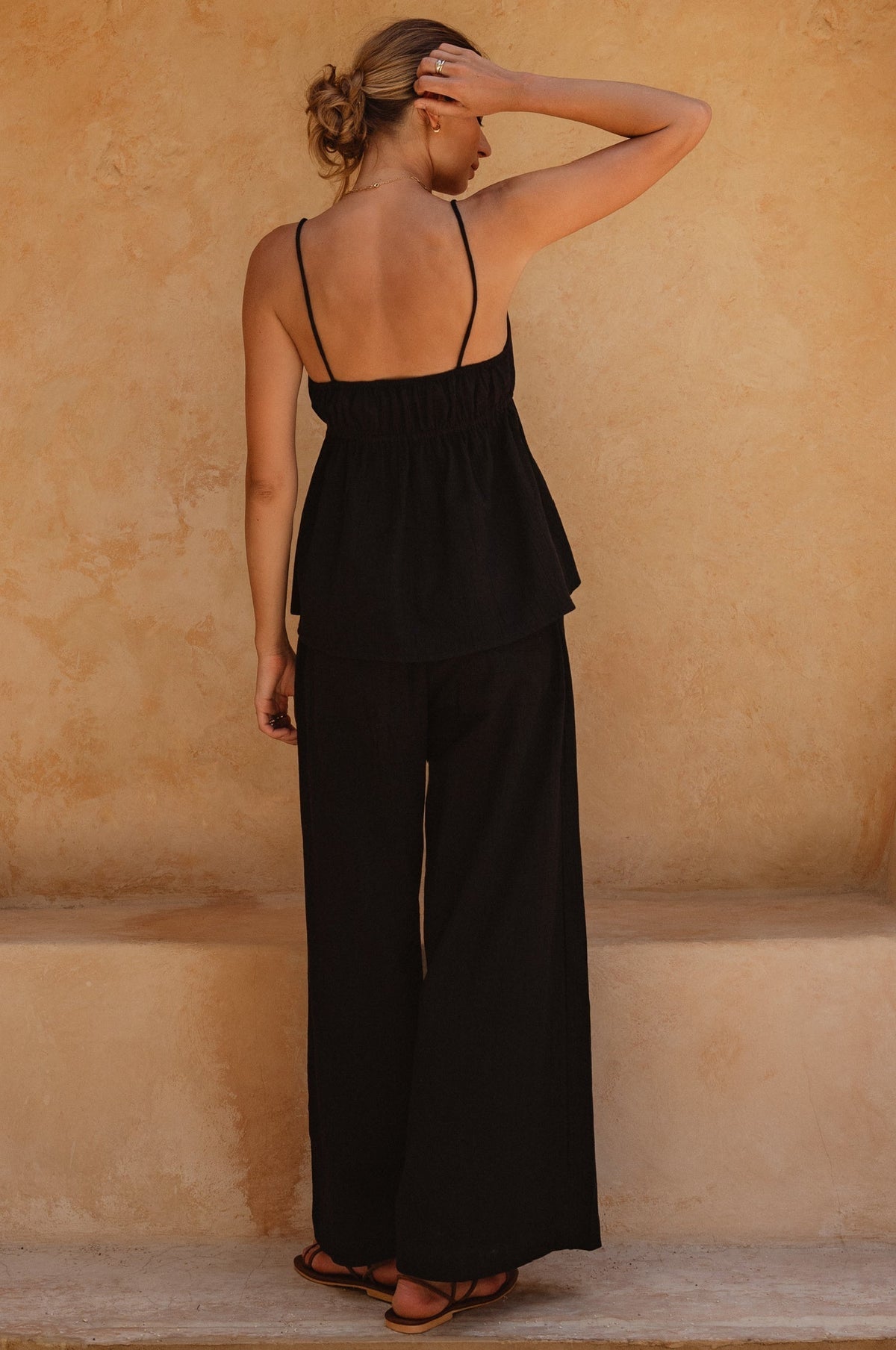 Layla Linen Top black